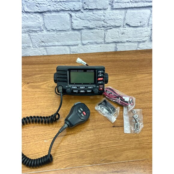 Standard Horizon GX1600 Explorer Maritime VHF Radio Transceiver Unit w/ Hand Mic - Picture 1 of 16